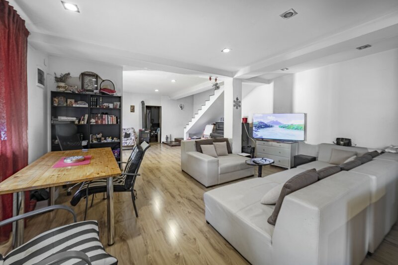 Andronache, Ropotului, casa individuala P+1+pod 218 mp, teren 600 mp, pe colt