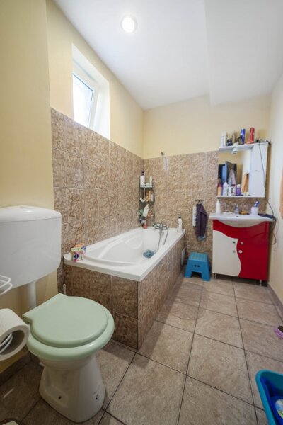 Andronache, Ropotului, casa individuala P+1+pod 218 mp, teren 600 mp, pe colt